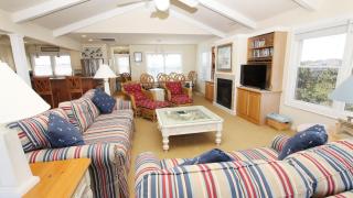 SA227, When Pigs Fly- Oceanfront, Ocean Views, Close to Beach Access, SUN-SUN - Sanderling - 7