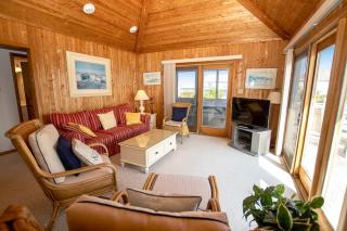 SA210, Farmer- Semi-Oceanfront, secluded Beach Cottage, Close to Beach! - Sanderling - 7