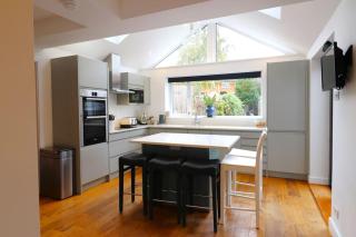 Aldrich Villa, 5-Bed Luxury House, Oxford, Parking - Oxford - 9