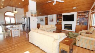 SSV124, Aint Life Grand- Oceanfront, Private Pool, Private Beach Access, Hot Tub - Sanderling - 4