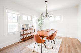 Mid-Century Modern 2B Oakley with Fenced Yard and Offstreet Parking - Cincinnati - 7