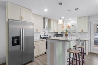 Helena's Place, Fully Renovated Exclusive End Unit Townhouse - Destin - 7