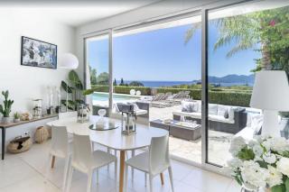 FRGK "Belle villa contemporaine, avec une splendide vue panoramique sur la mer" - Cannes - 1