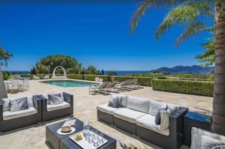 FRGK "Belle villa contemporaine, avec une splendide vue panoramique sur la mer" - Cannes - 0