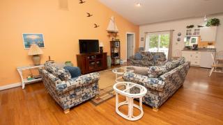 VOH56, Atlantic Sound Waves- Soundside, Lake View, Hot Tub, Dogs Welcome, Community Amenities - Corolla - 6