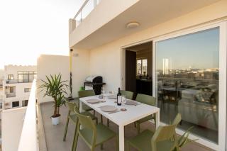 Modern 3BD Spacious Apartment with Terrace - Close to Yacht Marina - Msida - 4