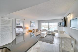 Oceanfront Myrtle Beach Condo with Balcony and Views! - Myrtle Beach - 2