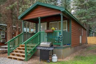 The Shooting Star Cabin #11 at Blue Spruce RV Park & Cabins - Tuckerville - 9