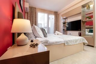 Modern & Elegant City Center Apartments - 1