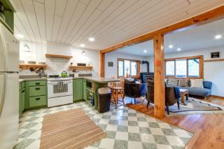Hilltop Walton Getaway with Picturesque Views! - Walton - 1