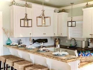 Fun-filled Luxury Beach Vacation Experience - Family Friendly Quiet Cul De Sac! - 1