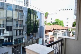 Modern & Elegant City Center Apartments - 1