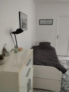 studio charmant canapé lit Netflix Prime video wifi Dazn - Le Havre - 2