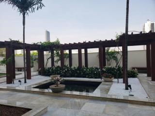 1 Qts.| 2 Hósp. | Linda vista| Ao lado do Shopping - 2