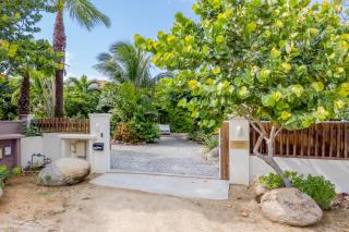 Naïma Luxury Home, Cottage & Apartment Rentals - Paradera - 8