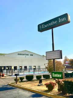 Executive Inn Chester - 7