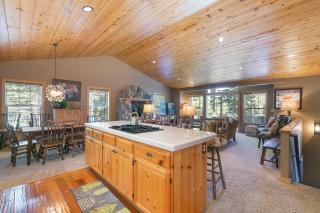 Alpen Glow by Tahoe Getaways - Private Hot Tub, Close to Northstar - Carnelian Bay - 5