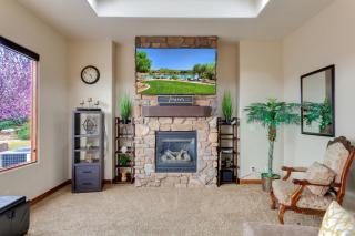1919 Coral Ridge Across From Clubhouse and Pools! Golf Course Views! - Washington - 1