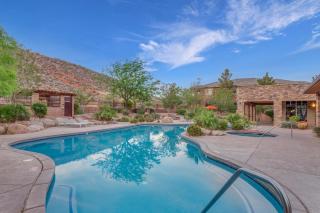 B6 l Hillside Hideaway, Indoor and Outdoor Fireplace, Sleeps 8 - 8