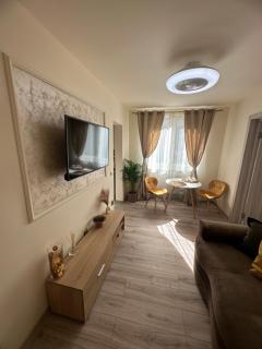 Angel House - Deva - 8