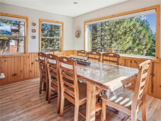 Bear Peak Cabin by Tahoe Getaways - Tahoe Donner Rental with Private Hot Tub and Bonus Room - Truckee - 8