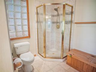 Bear Peak Cabin by Tahoe Getaways - Tahoe Donner Rental with Private Hot Tub and Bonus Room - Truckee - 2