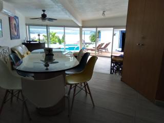Casa Azul en la orilla del Lago Tequesquitengo - Tequesquitengo - 5