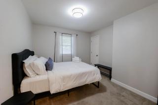 Rockin' West Nashville Retreat - 5 miles from downtown - 2