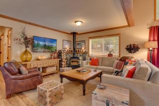 Bear's Lair by Tahoe Getaways - 3 BR in Tahoe Donner with Hot Tub & Bonus Room! - Truckee - 9