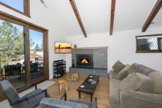 Beaver Lake View by Tahoe Getaways - Pet Friendly 3 BR with Hot Tub, Wood Fireplace & Close to Skiing - 7
