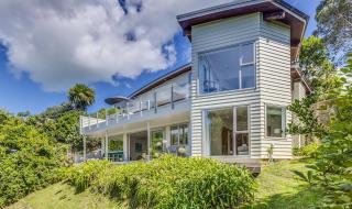 Absolute Beachfront Oneroa - Blackpool - 9