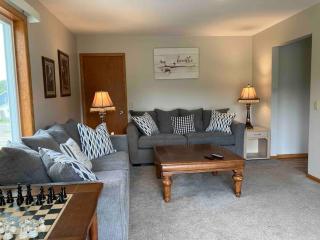 Bass Creek's Outback Quaint & Cozy - Janesville - 6
