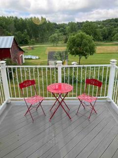 Bass Creek's Outback Quaint & Cozy - Janesville - 3