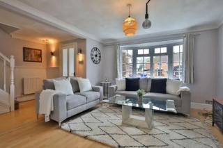 Large 4 Bed House near River Thames - 0