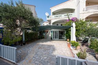 Apartments with parking spaces Novalja, Pag - 4128 - Novalja - 1