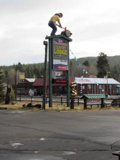 The Woodsman Country Lodge Motel - Crescent - 0