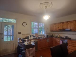 Oakleigh home with Two bedrooms and shared bathroom for guests - 2