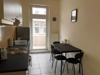 Geräumige Wohnung mit 3 Schlafzimmern und Balkon in Magdeburg-Sudenburg - Maagdenburg - 2