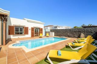 Villa Alhambra by Villa Plus - Playa Blanca - 4