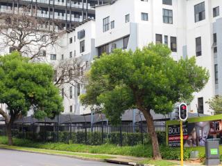 1 bedroom unit fully furnished with back up generator - Joanesburgo - 5