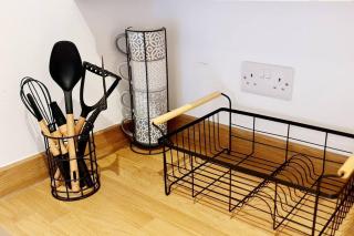 2 bed central manchaster with private entrance - 6