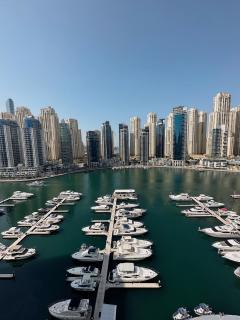 VIDA Dubai Marina & Yacht Club with Starbucks Below - Dubái - 1