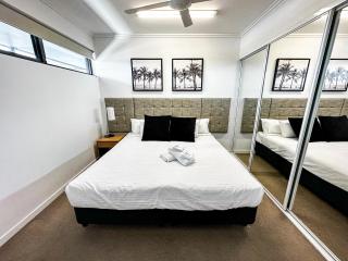WhitsunStays - The Regal (2br/2bth, Central) - 1