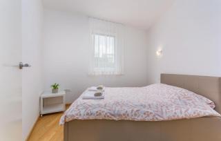 Apartment Marina by SeeAdria Agency - Novigrad - 3