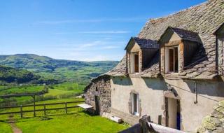 Ancienne maison de ferme avec vue montagne à Cheylade - Cheylade - 0
