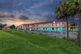 Howard Johnson by Wyndham Vero Beach/I-95 - Vero Beach - 3