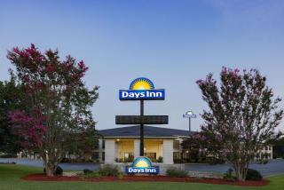 Days Inn by Wyndham Spartanburg Waccamaw - Southern Shops - 8