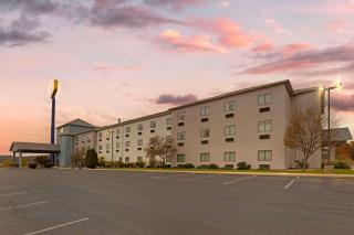 Comfort Suites - Bloomsburg - 8