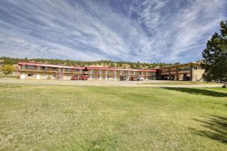 Super 8 by Wyndham Newcastle - Newcastle - 0