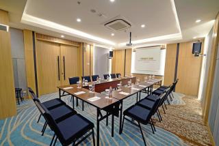 Front One Boutique Hotel Taman Anggrek - Jakarta - 7